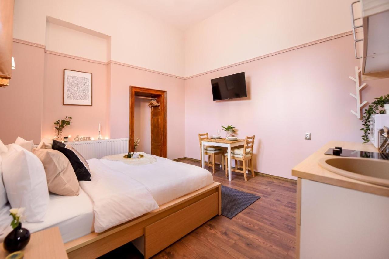 Le Petit & Cosy - Best Location Old Town & Quiet Bukarest Eksteriør billede