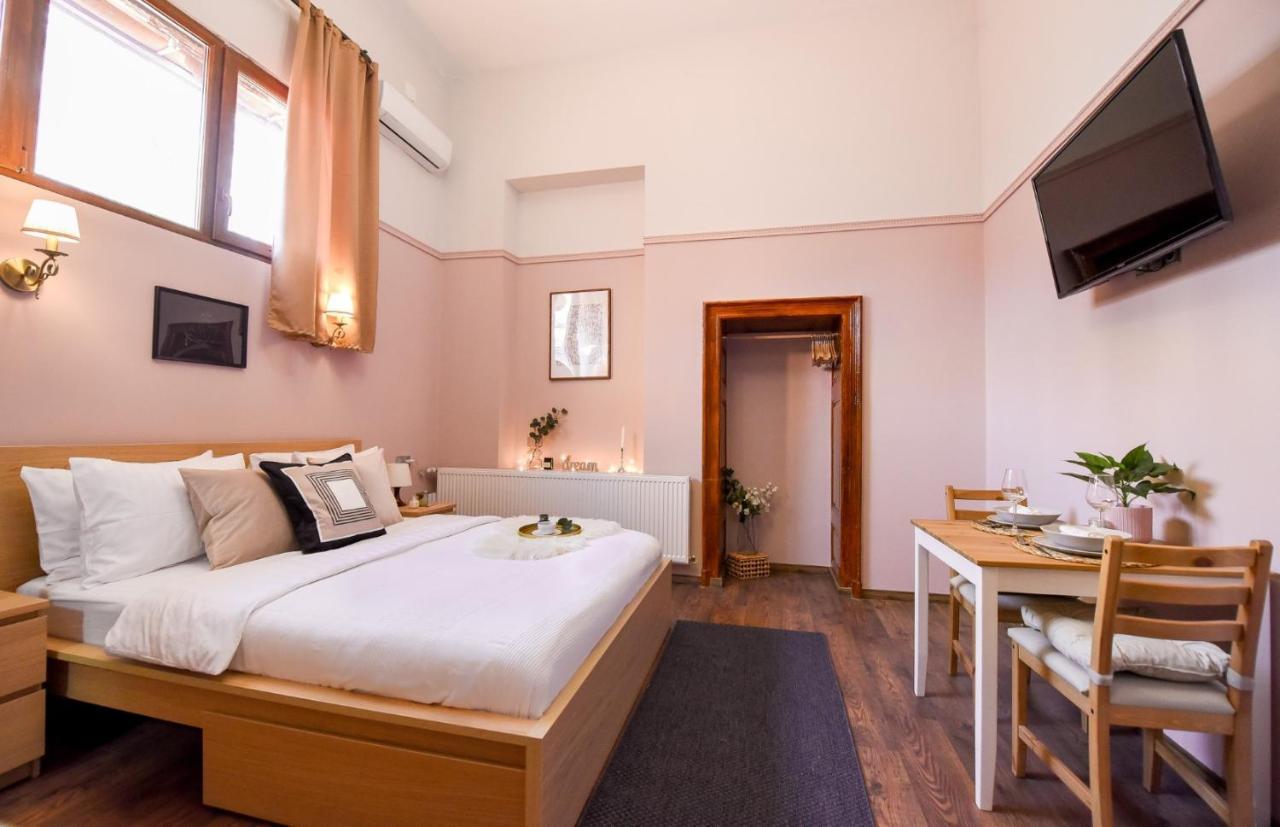 Le Petit & Cosy - Best Location Old Town & Quiet Bukarest Eksteriør billede