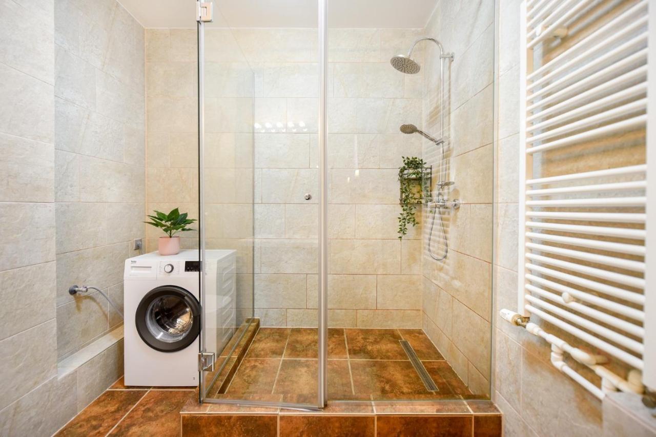Le Petit & Cosy - Best Location Old Town & Quiet Bukarest Eksteriør billede