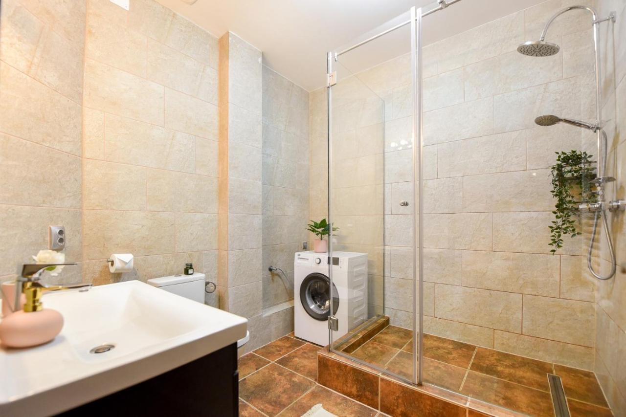Le Petit & Cosy - Best Location Old Town & Quiet Bukarest Eksteriør billede