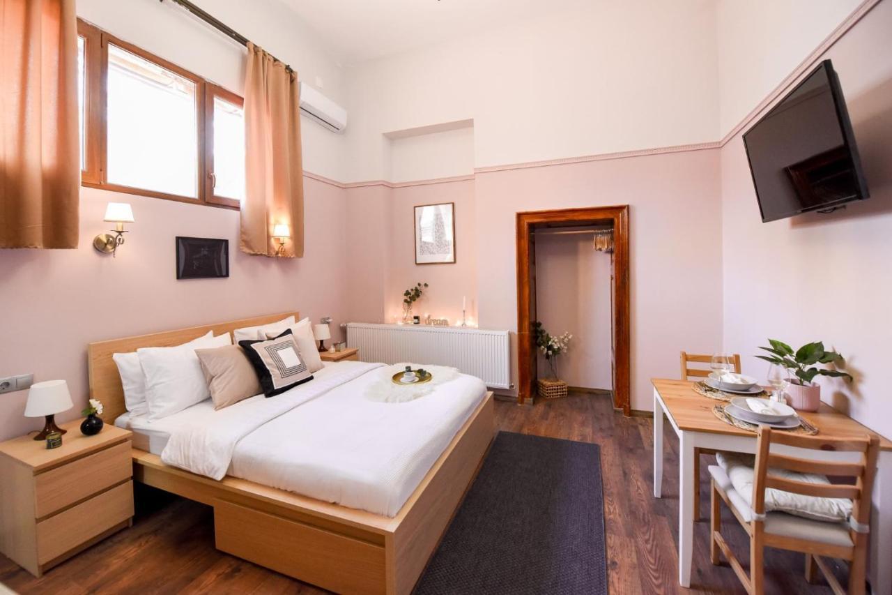 Le Petit & Cosy - Best Location Old Town & Quiet Bukarest Eksteriør billede